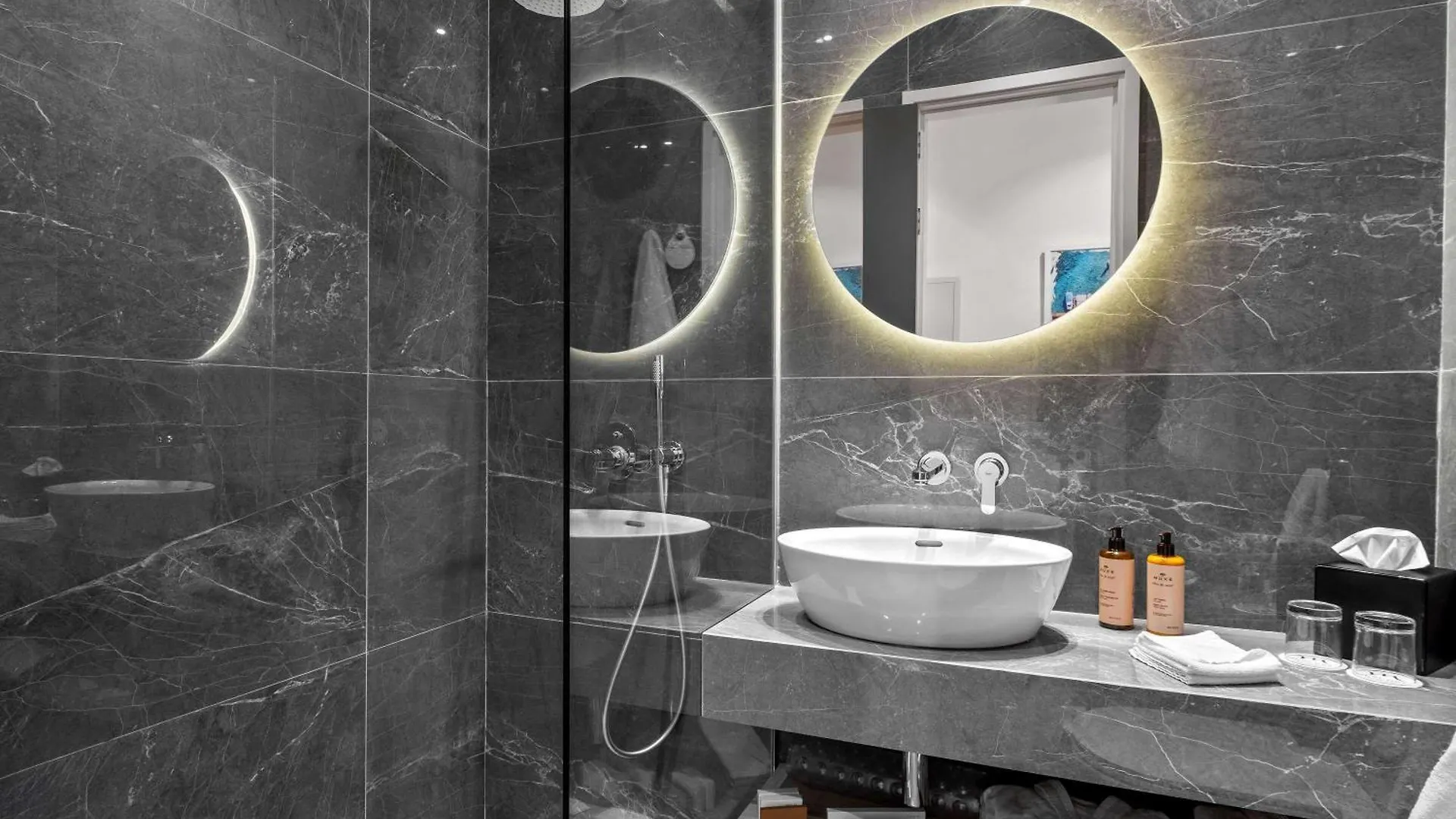 Mercure Larnaca City 3*,